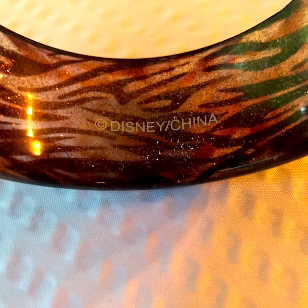 ‼️LAST CHANCE- RARE Vintage DISNEY Acrylic/Lucite Glitter Bangle Bracelet - Picture 5 of 5